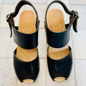 Black Bryr (Miranda style) peep-toe clog sandals size 6 (36)